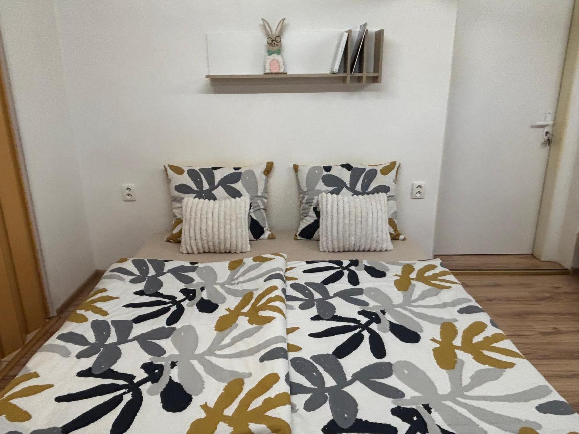 Apartmanovy Dom Grand Sturovo Exterior photo