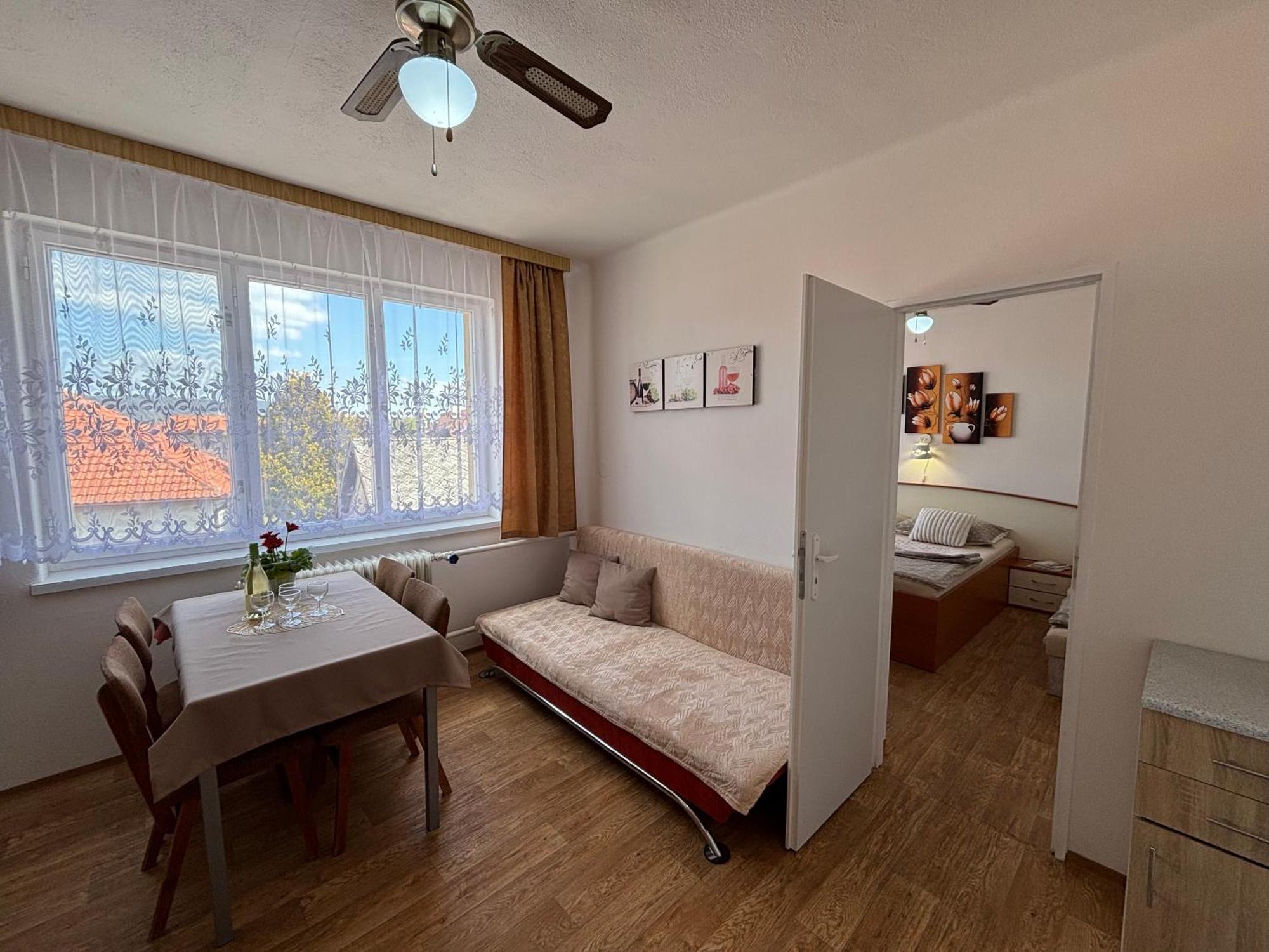 Apartmanovy Dom Grand Sturovo Exterior photo