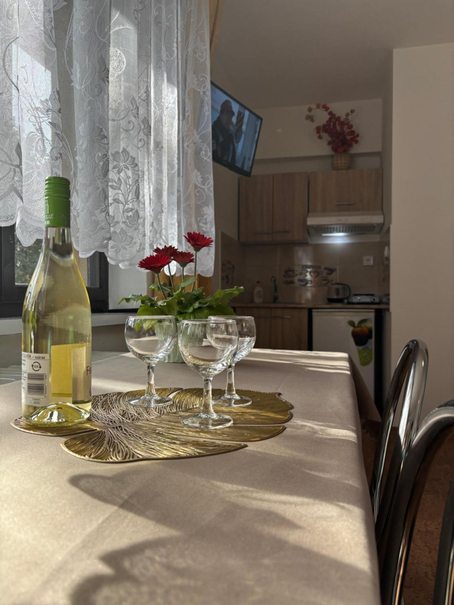 Apartmanovy Dom Grand Sturovo Exterior photo