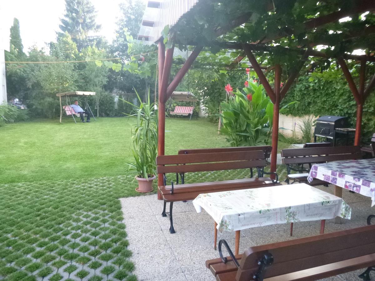 Apartmanovy Dom Grand Sturovo Exterior photo